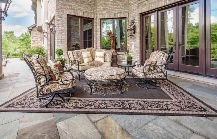 Designer outdoor patio furniture