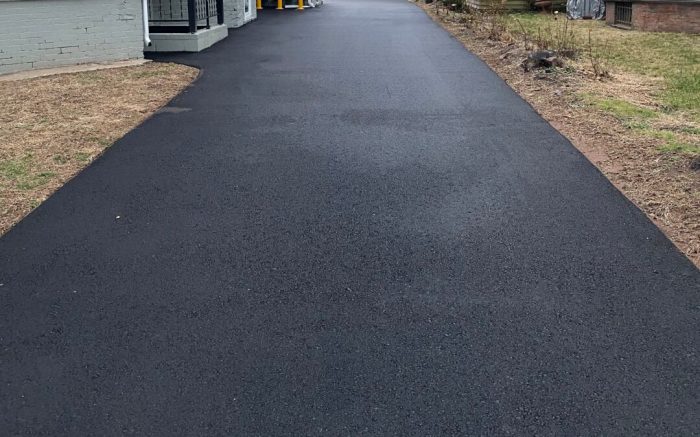 Asphalt paving contractors