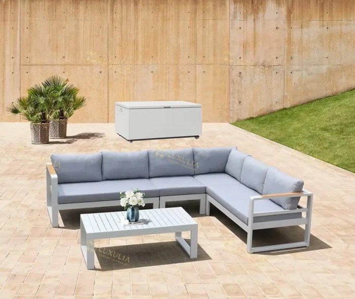 Luxe decor outdoor furniture